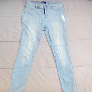 Size 30R light blue Abercrombie and Fitch jean leggings.
